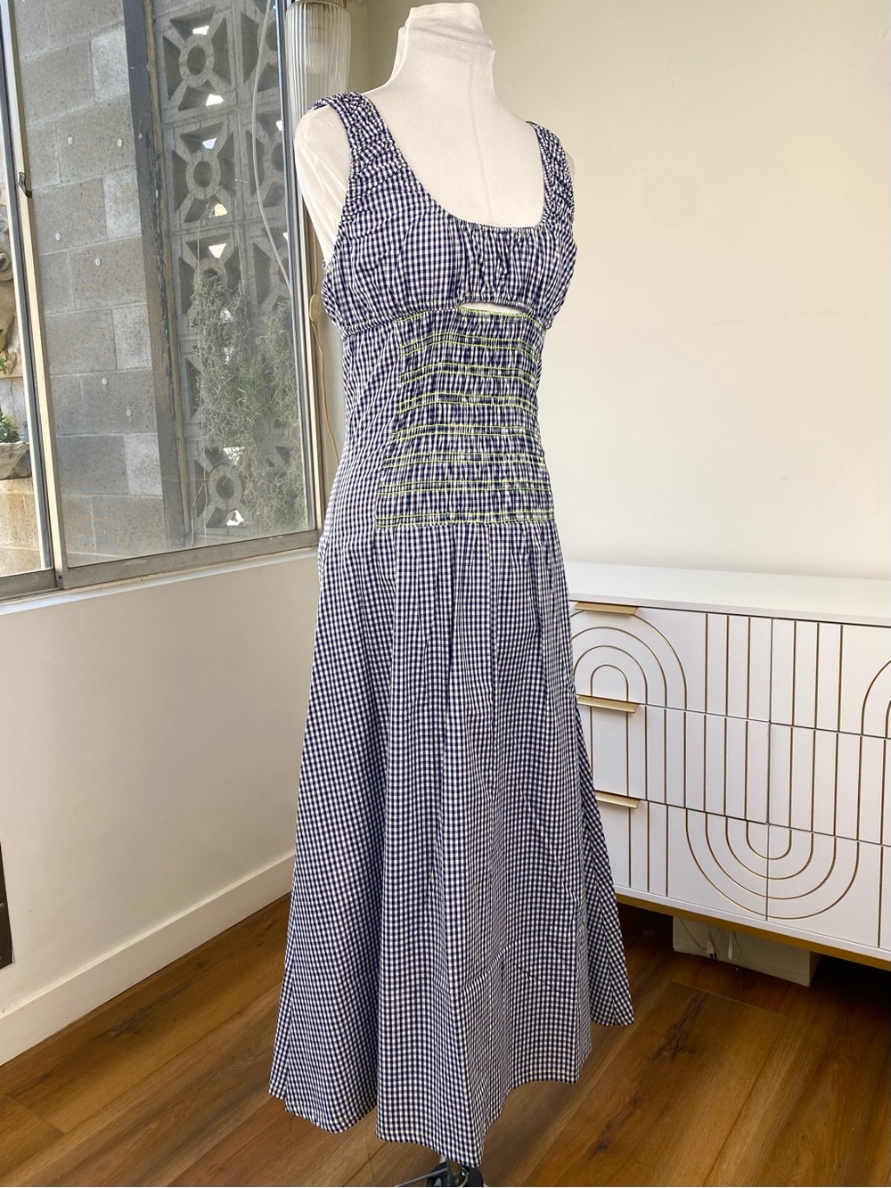 Toit Volant NWT Gingham Bella Smocked Cutout Maxi Dress, XS/S - Picture 4 of 10